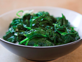 bowl of cooked spinach