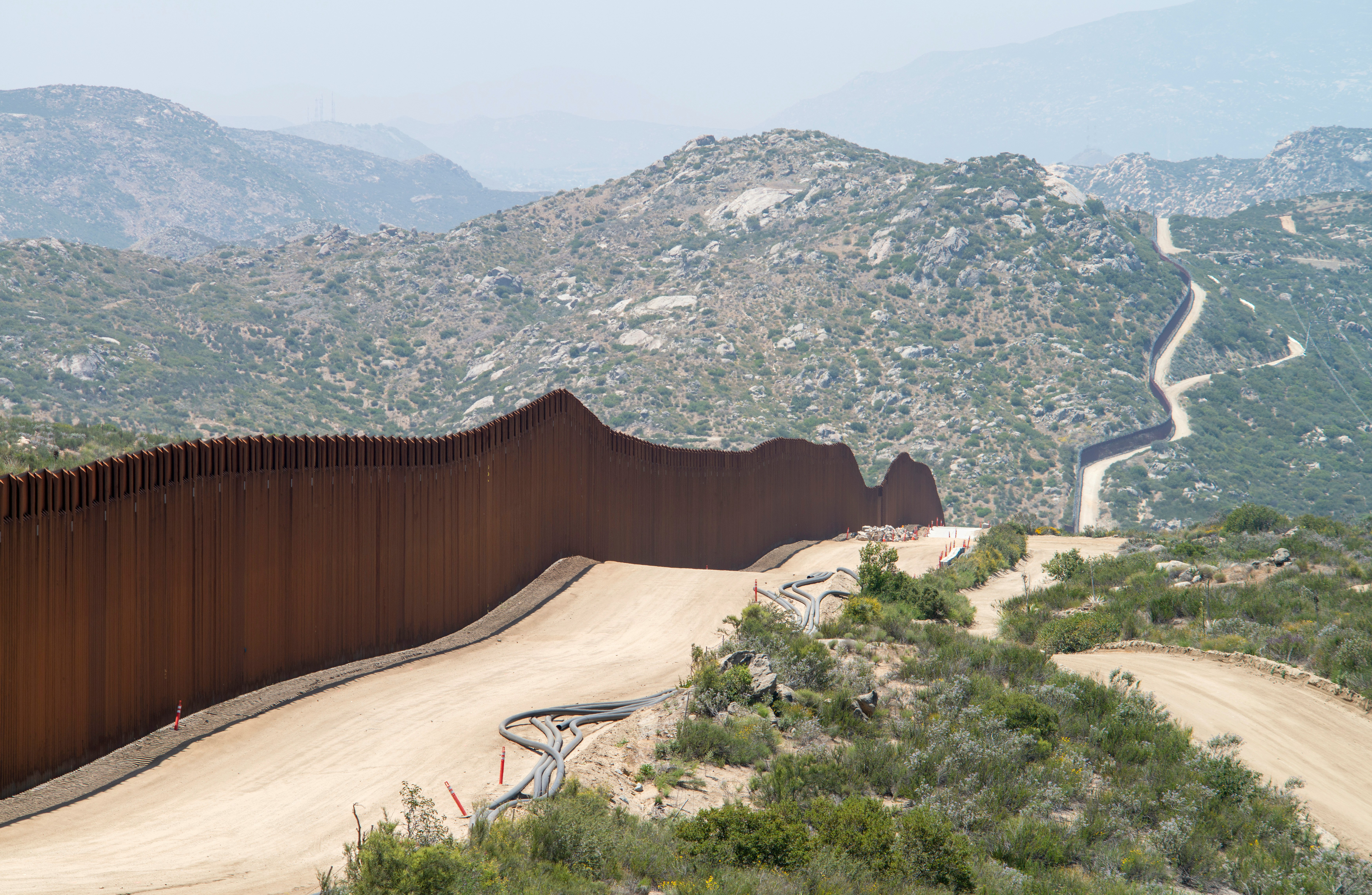 wall on US-Mexico border