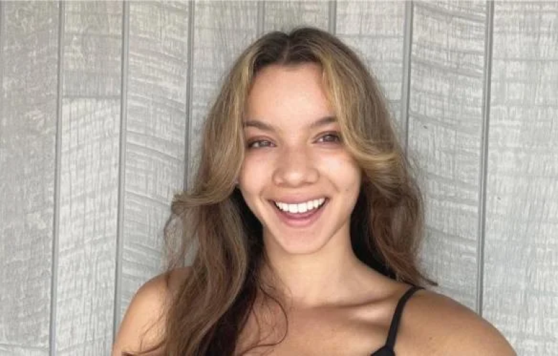 female-presenting-smiling