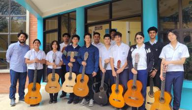 Students of Escuela Nacional de Música de Honduras with their instruments